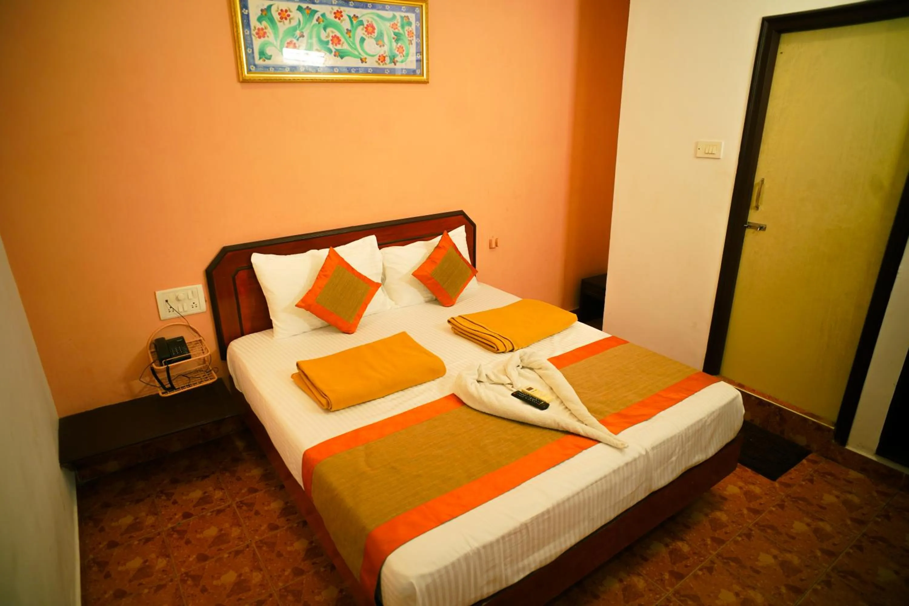 Bed in Hotel Raaj Bhaavan