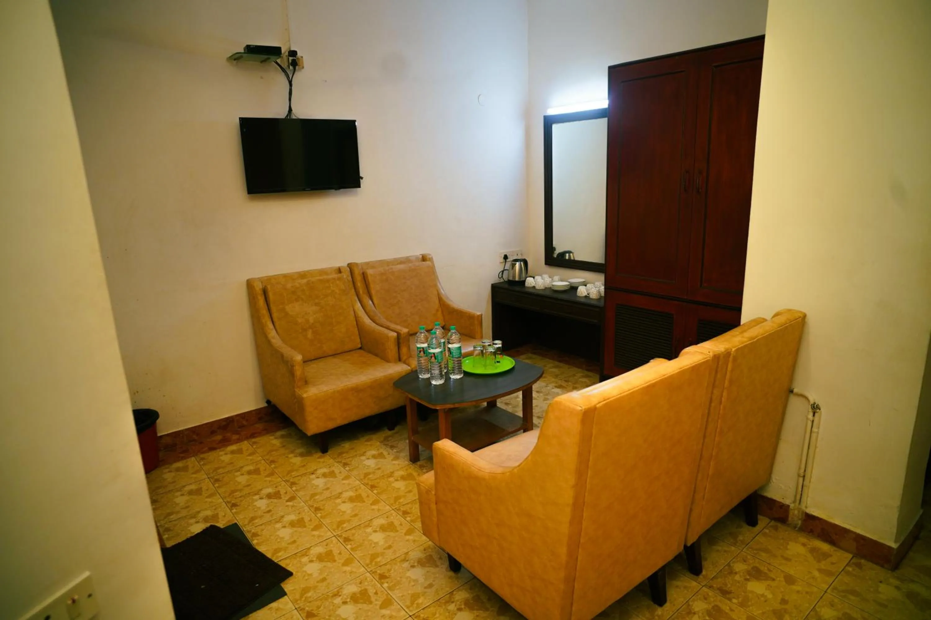 Hotel Raaj Bhaavan