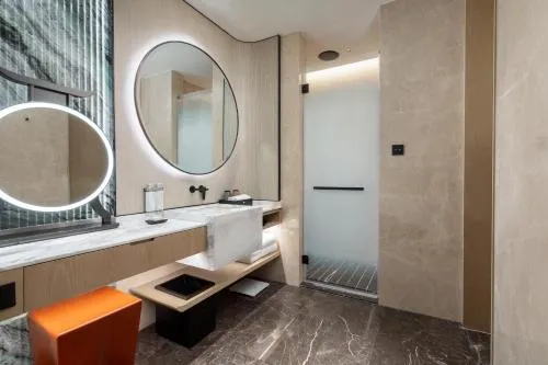 HUALUXE Zhongshan City Center