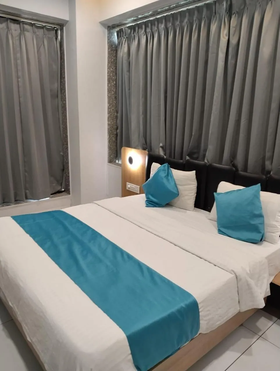 Bed in hotel grand view