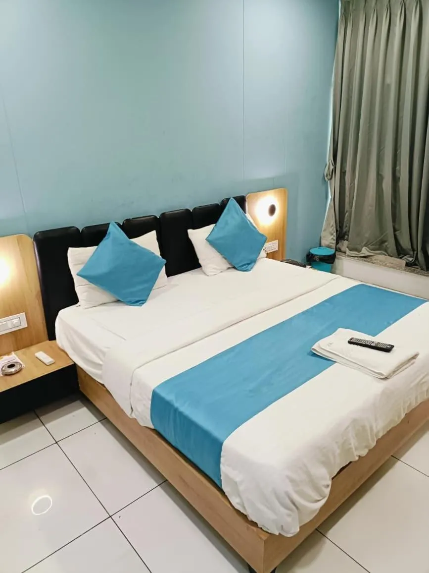 Bed in hotel grand view
