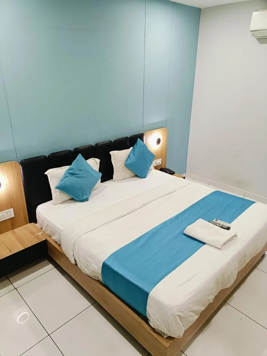 Bed in hotel grand view