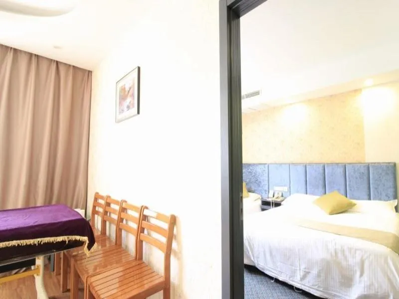 Bed in GreenTree Inn WenZhou LuCheng XiaoNanMen Express Hotel