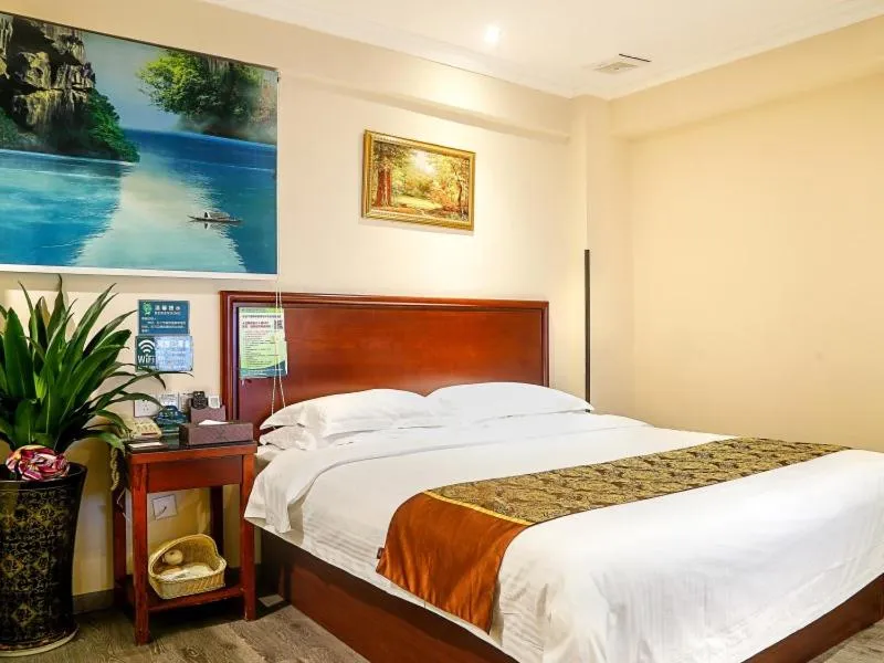 Bed in GreenTree Inn Guangdong Shenzhen Longhua New Area Longguan Rord Tianhong Express Hotel
