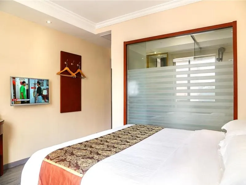 Bed in GreenTree Inn Guangdong Shenzhen Longhua New Area Longguan Rord Tianhong Express Hotel