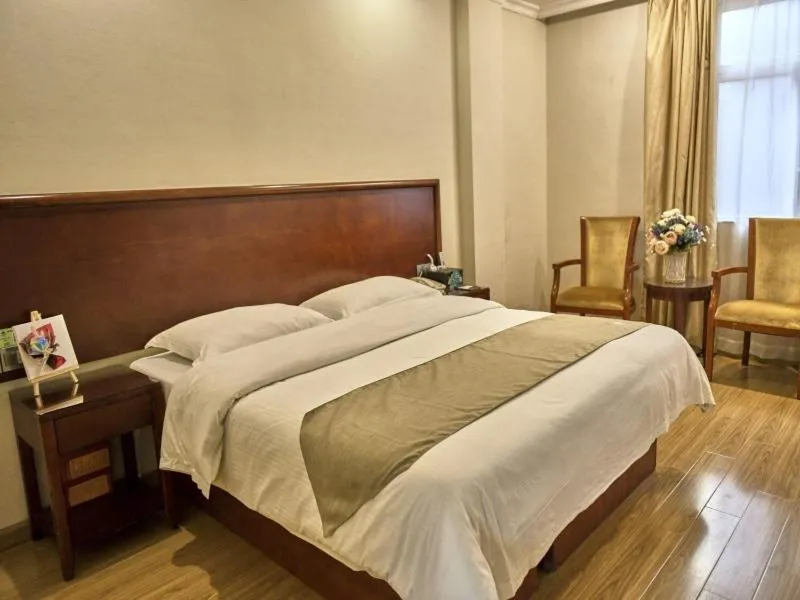 Bed in GreenTree Inn Guangdong Foshan Longjiang North Fenghua Road Express Hotel