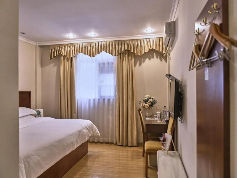 Bed in GreenTree Inn Guangdong Foshan Longjiang North Fenghua Road Express Hotel