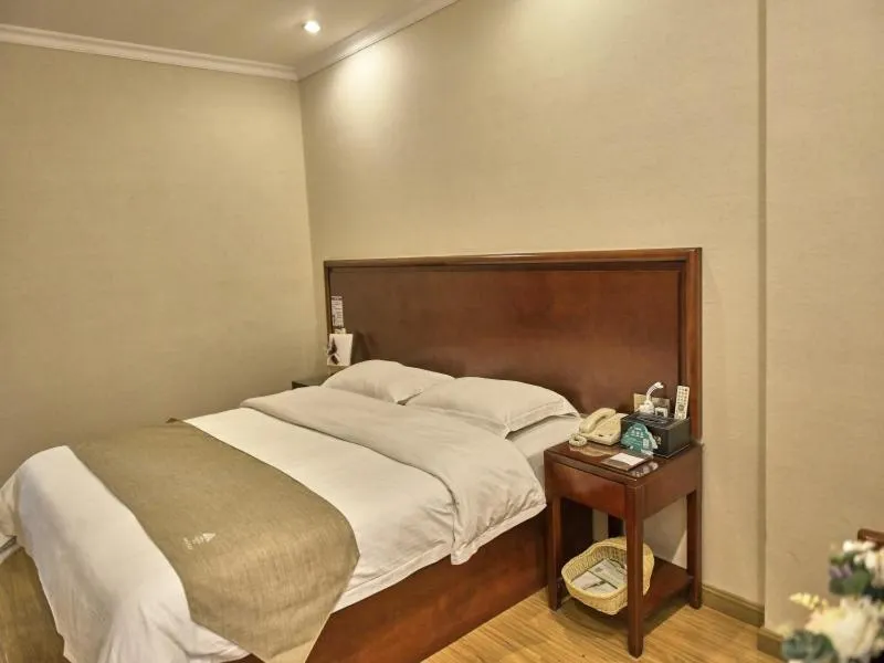 Bed in GreenTree Inn Guangdong Foshan Longjiang North Fenghua Road Express Hotel