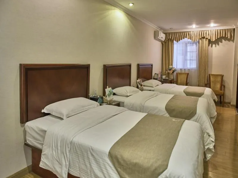Bed in GreenTree Inn Guangdong Foshan Longjiang North Fenghua Road Express Hotel