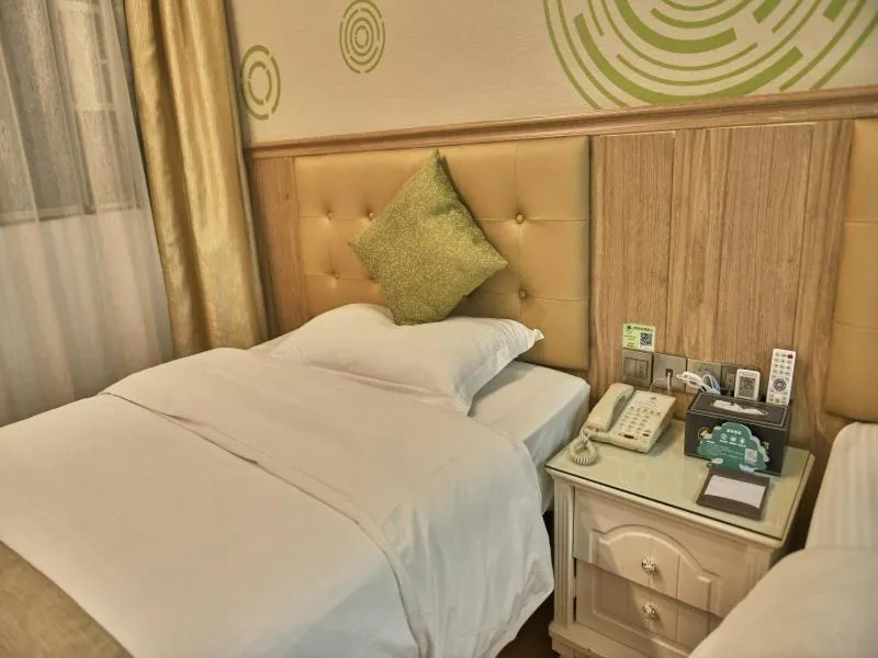 Bed in GreenTree Inn Guangdong Foshan Longjiang North Fenghua Road Express Hotel