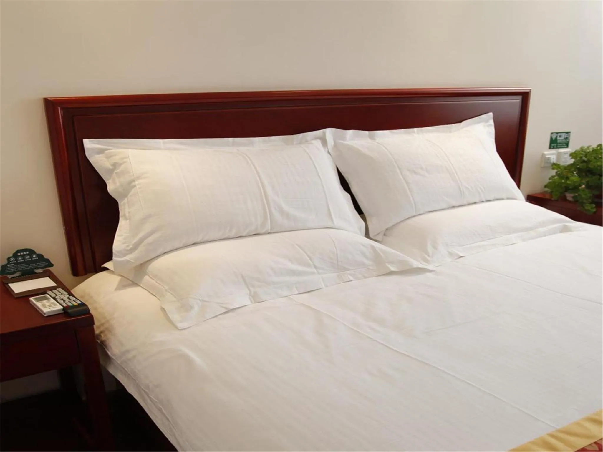 Bed in GreenTree Inn Beijing Miyun District West Bridge Road Haiyi Manor Express Hotel