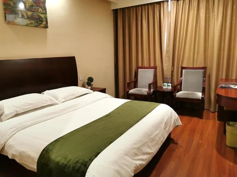 Bed in GreenTree Inn ShangHai Car Piers Studio Express Hotel