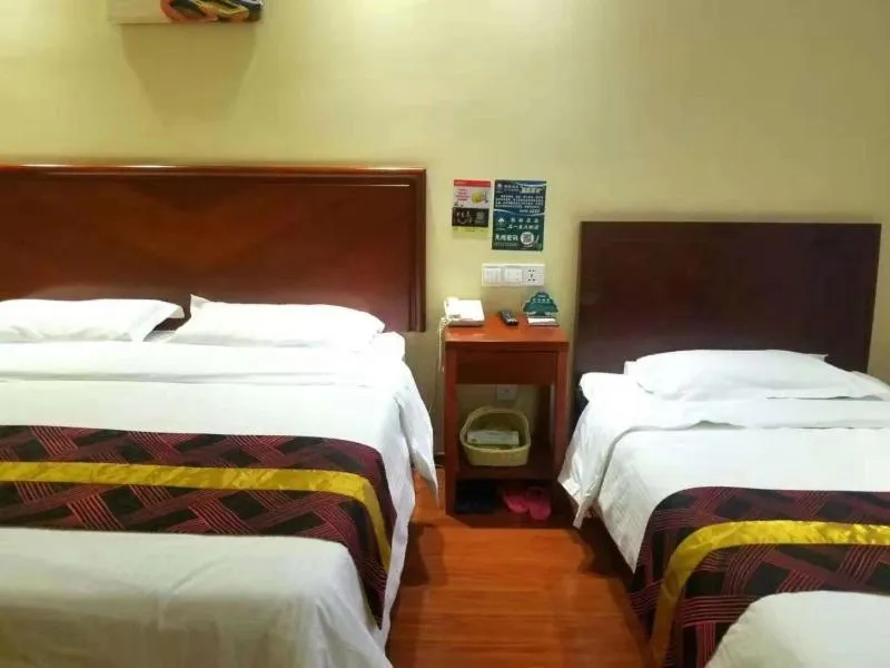 Bed in GreenTree Inn HeBei ZhangJiaKou WuYi East Street JianXing Express Hotel