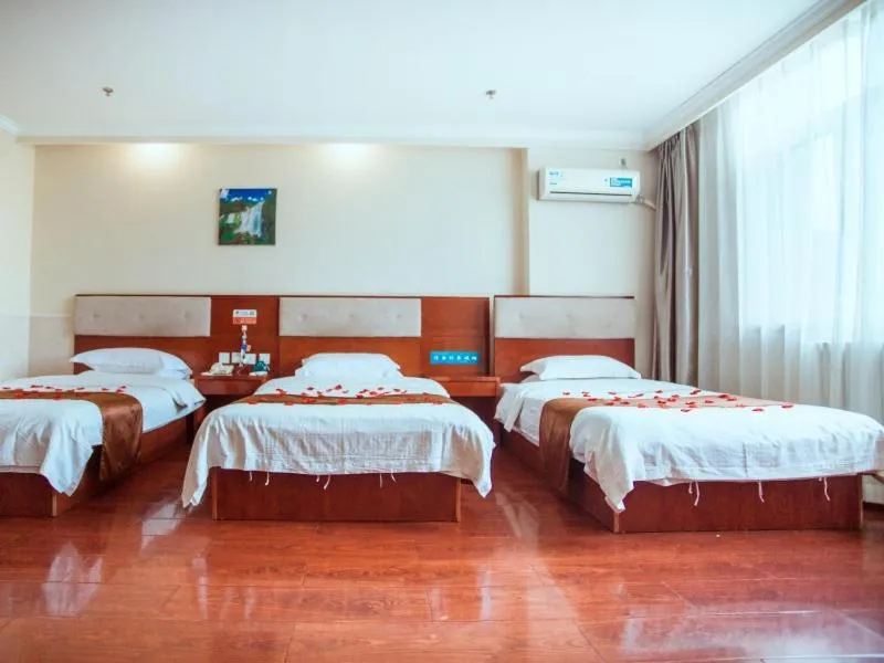 Bed in GreenTree Inn HeBei ZhangJiaKou ZhangBei Caoyuantian Rd ZhangKu Avenue Express Hotel