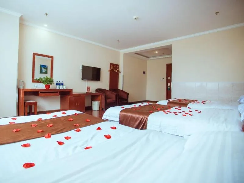 Bed in GreenTree Inn HeBei ZhangJiaKou ZhangBei Caoyuantian Rd ZhangKu Avenue Express Hotel