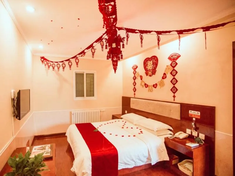 Bed in GreenTree Inn HeBei ZhangJiaKou ZhangBei Caoyuantian Rd ZhangKu Avenue Express Hotel