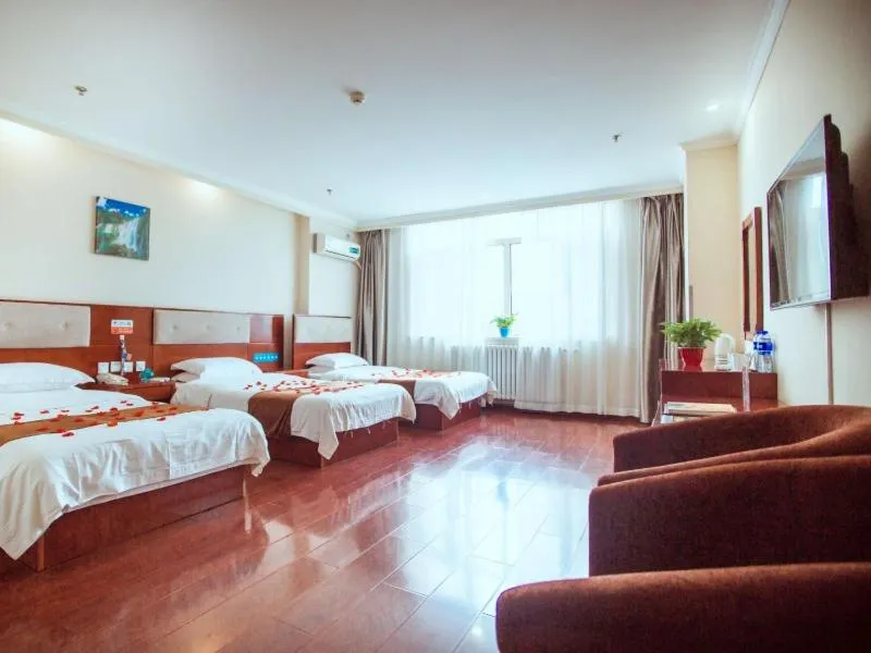 Bed in GreenTree Inn HeBei ZhangJiaKou ZhangBei Caoyuantian Rd ZhangKu Avenue Express Hotel