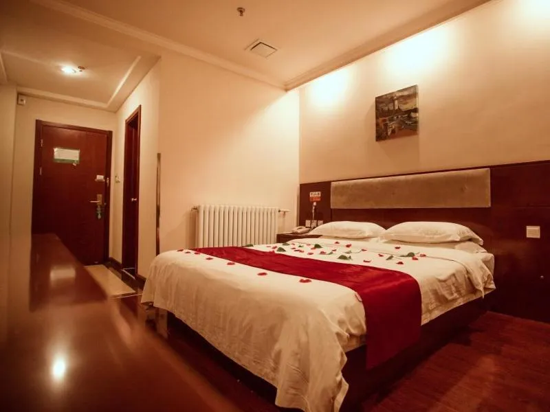 Bed in GreenTree Inn HeBei ZhangJiaKou ZhangBei Caoyuantian Rd ZhangKu Avenue Express Hotel