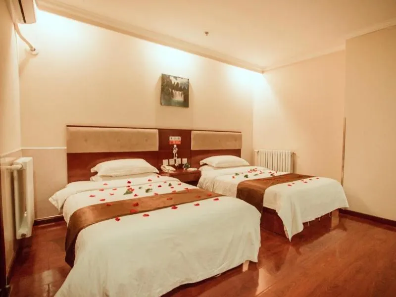 Bed in GreenTree Inn HeBei ZhangJiaKou ZhangBei Caoyuantian Rd ZhangKu Avenue Express Hotel