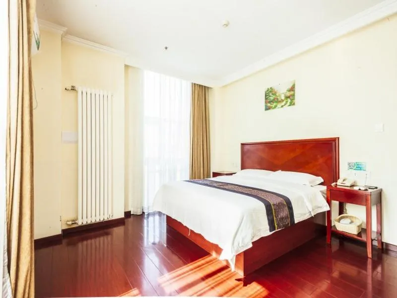 Bed in GreenTree Inn HeBei ChengDe Railway Station Southeast ChengDe Century City Business Hotel