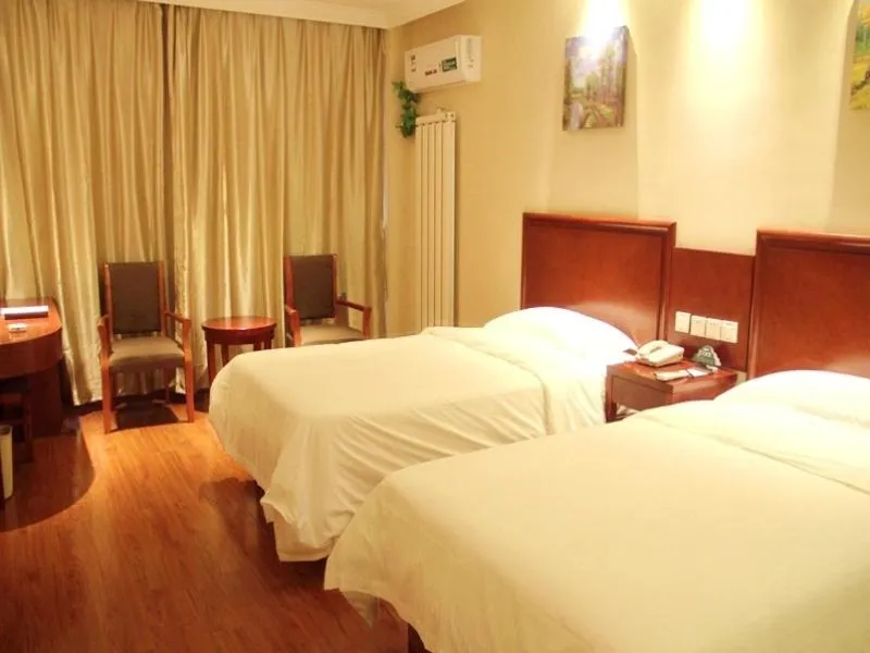 Bed in GreenTree Inn HeBei QinHuangDao ChangLi County MinSheng Road Walking Street Express Hotel