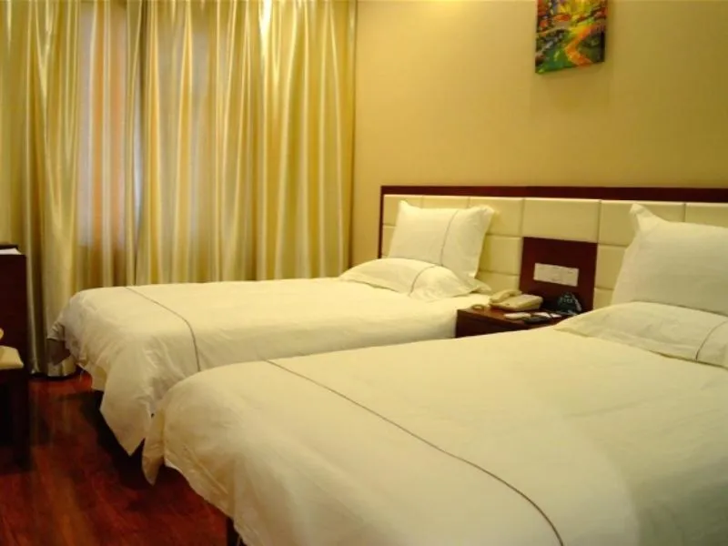 Bed in GreenTree Inn ShanXi LuLiang FengShan Road Central Park Express Hotel