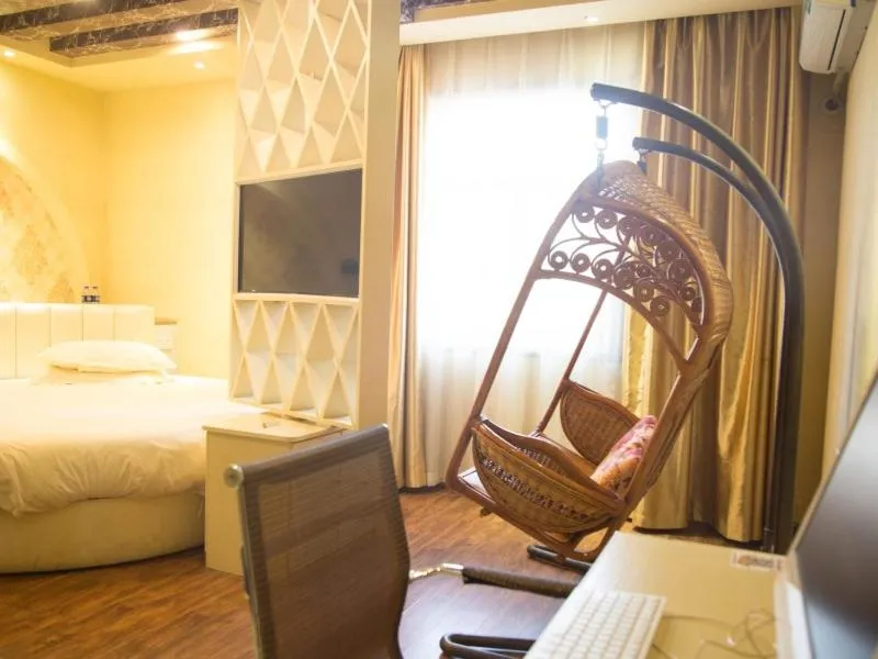 Bed in GreenTree Inn ShanXi LuLiang FengShan Road Central Park Express Hotel