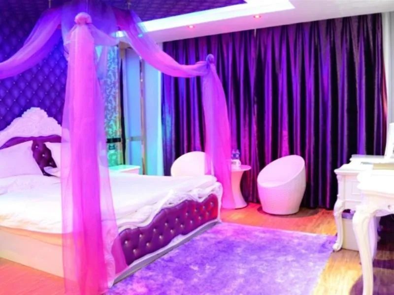 Bed in GreenTree Inn ShanXi LuLiang FengShan Road Central Park Express Hotel