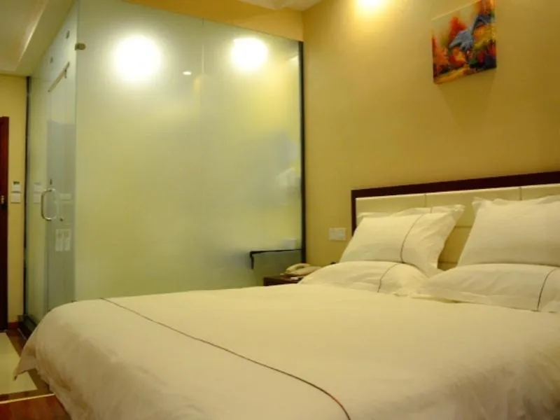 Bed in GreenTree Inn ShanXi LuLiang FengShan Road Central Park Express Hotel