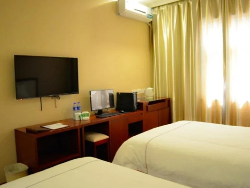Bed in GreenTree Inn ShanXi LuLiang FengShan Road Central Park Express Hotel