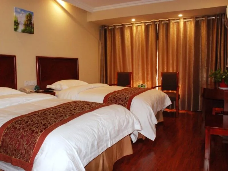 Bed in GreenTree Inn ShanDong WeiFang LinQu ZhanQian Road LuChuan Business Hotel