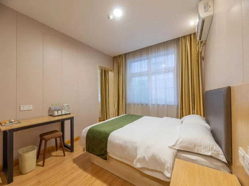 Bed in GreenTree Inn Shandong Jining Railway Station Express Hotel