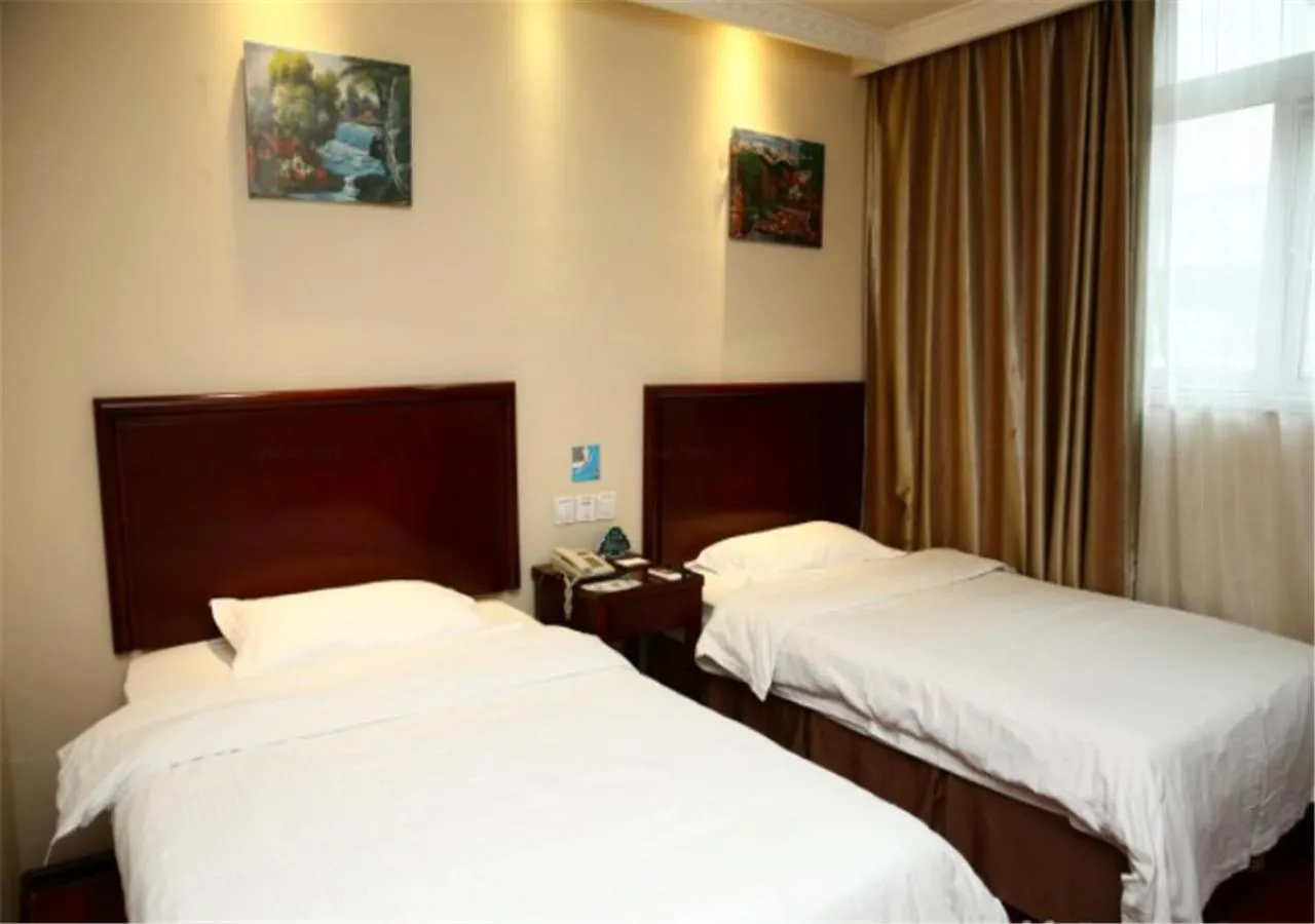Bed in GreenTree Inn ShanDong JiNing ZouCheng ChangPingShan Road ChangPing Garden Express Hotel