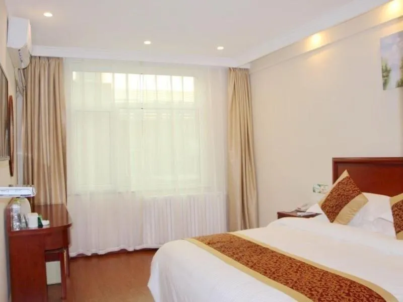 Bed in GreenTree Inn ShanDong JiNing ZouCheng ChangPingShan Road ChangPing Garden Express Hotel