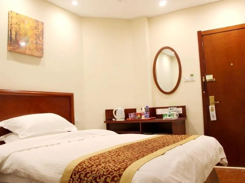Bed in GreenTree Inn ShanDong JiNing ZouCheng ChangPingShan Road ChangPing Garden Express Hotel
