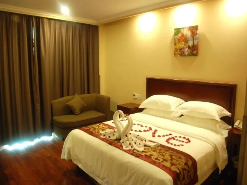 Bed in GreenTree Inn FengTai ZhongShan North Road Express Hotel