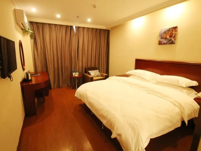 Bed in GreenTree Inn AnHui FuYang Railway StationW) XiangYang Road Business Hotel