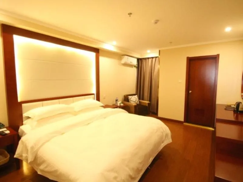 Bed in GreenTree Inn AnHui FuYang Railway StationW) XiangYang Road Business Hotel