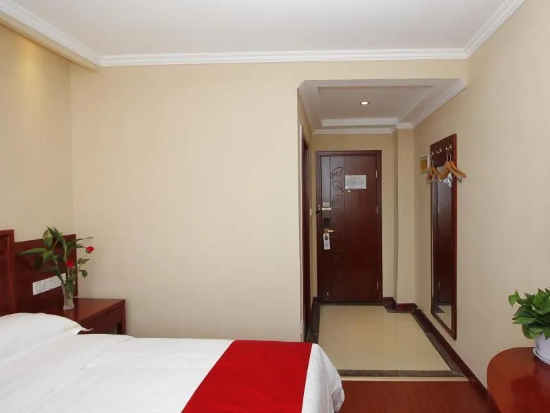 Bed in GreenTree Inn ShanDong RiZhao Bus Station FuHai Road Express Hotel