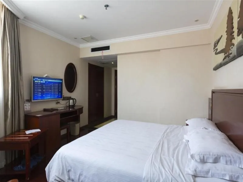 Bed in GreenTree Inn Jiangxi Yingtan Railway Station Square Business Hotel