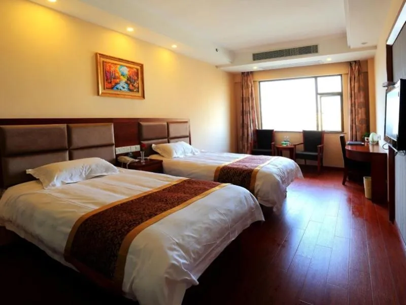 Bed in GreenTree Inn JiangXi JiuJiang Railway Station Front HongXiang Business Hotel