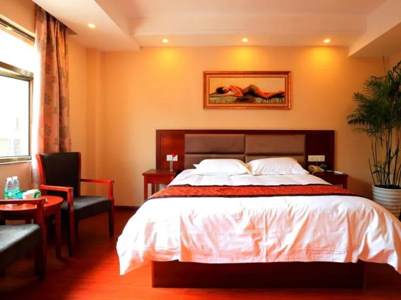 Bed in GreenTree Inn JiangXi JiuJiang Railway Station Front HongXiang Business Hotel