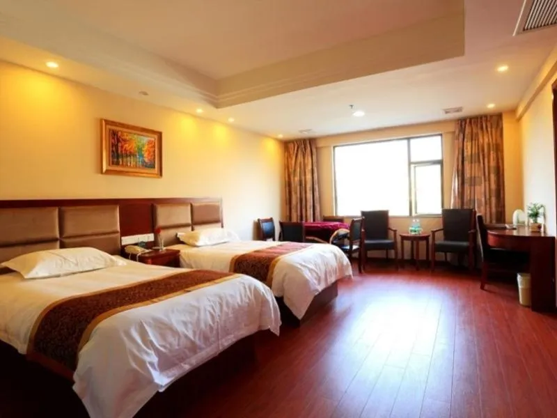 Bed in GreenTree Inn JiangXi JiuJiang Railway Station Front HongXiang Business Hotel