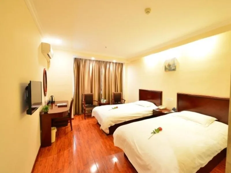 Bed in GreenTree Inn JiangSu WuXi DongTing Leather City Express Hotel