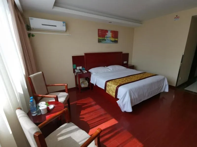 Bed in GreenTree Inn Jiangsu Suzhou Taicang Liuhe Passenger Station Express Hotel