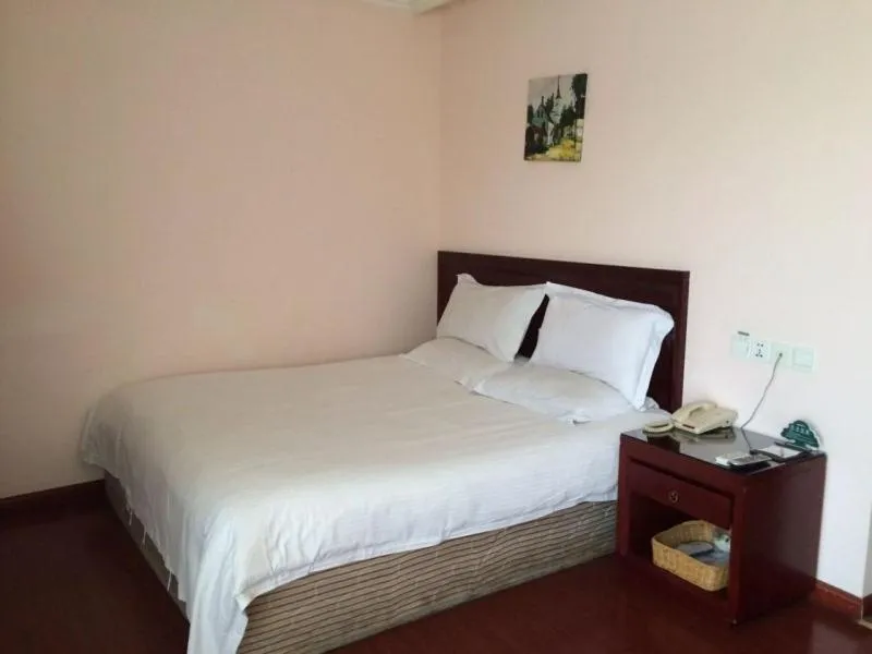 Bed in GreenTree Inn Jiangsu Suzhou International Education Zone Shihu Express Hotel