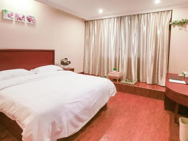 Bed in GreenTree Inn JiangSu ChangZhou South ChangWu Road West JingDe Road QianHuang Express Hotel