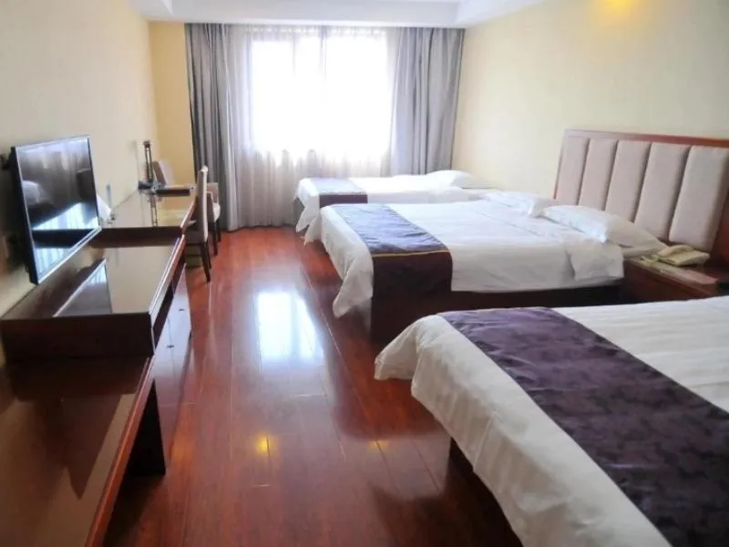 Bed in GreenTree Inn Shandong Qingdao Wuyishan Road Jiashike Shopping center Business Hotel