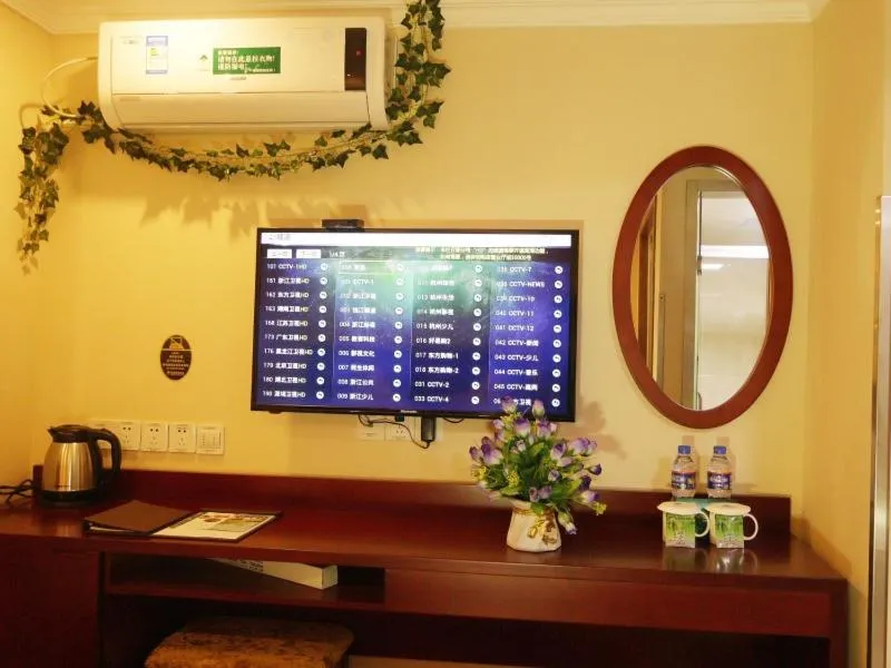 GreenTree Inn ZheJiang JiaXing West ZhongShan Road Vintage Car Building Express Hotel