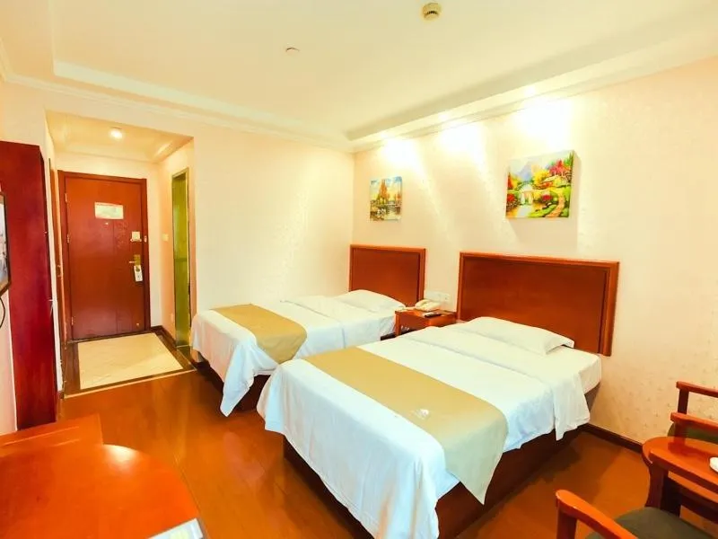 Bed in GreenTree Inn Zhejiang Shaoxing Paojiang Industrial Park Tanggong Road Business Hotel
